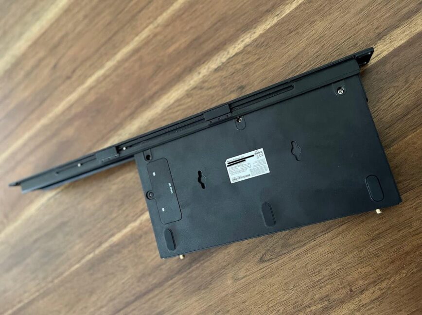 Balance 20x - mounted in a 19-inch 1u rackmount. (bottom view with pads removed)